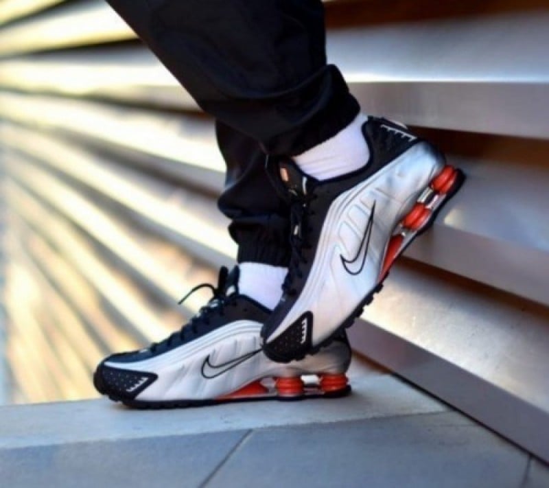 Nike Air Shox R4 Metallic Grey