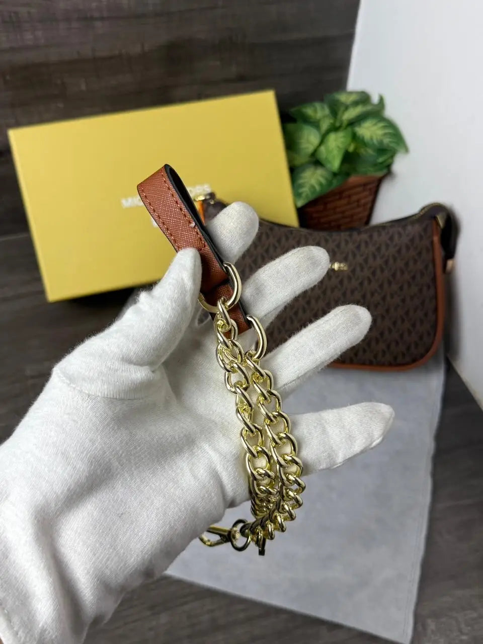 MICHAEL_KORS_Jetset Charm Sling Bag with Box 1071