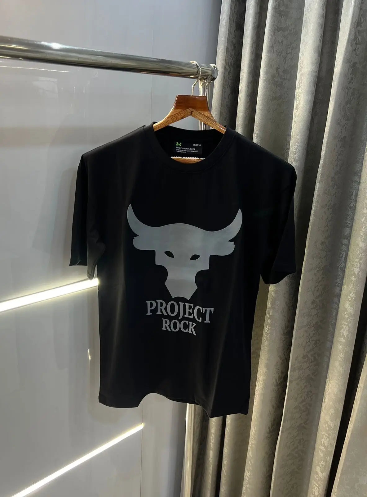 Under armou r Black Rock edition oversized t-shirt