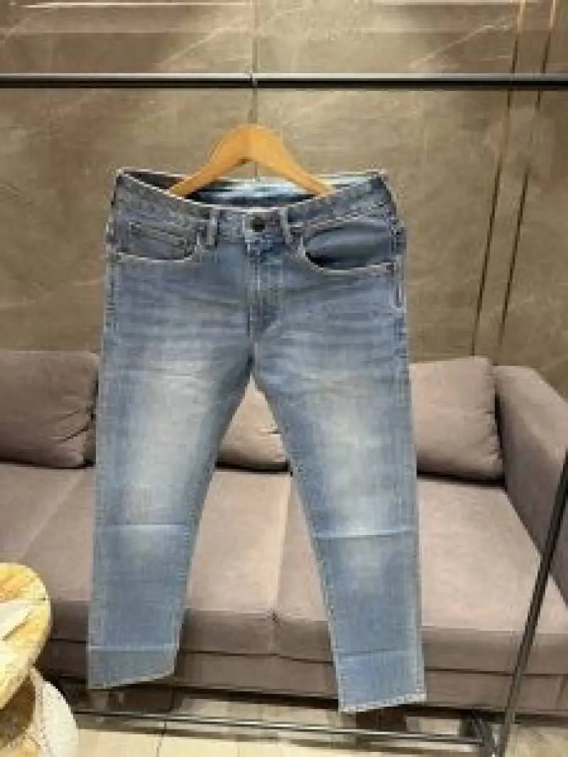 BURBERR_Y LIGHT WASH PREMIUM CLASSIC DENIM