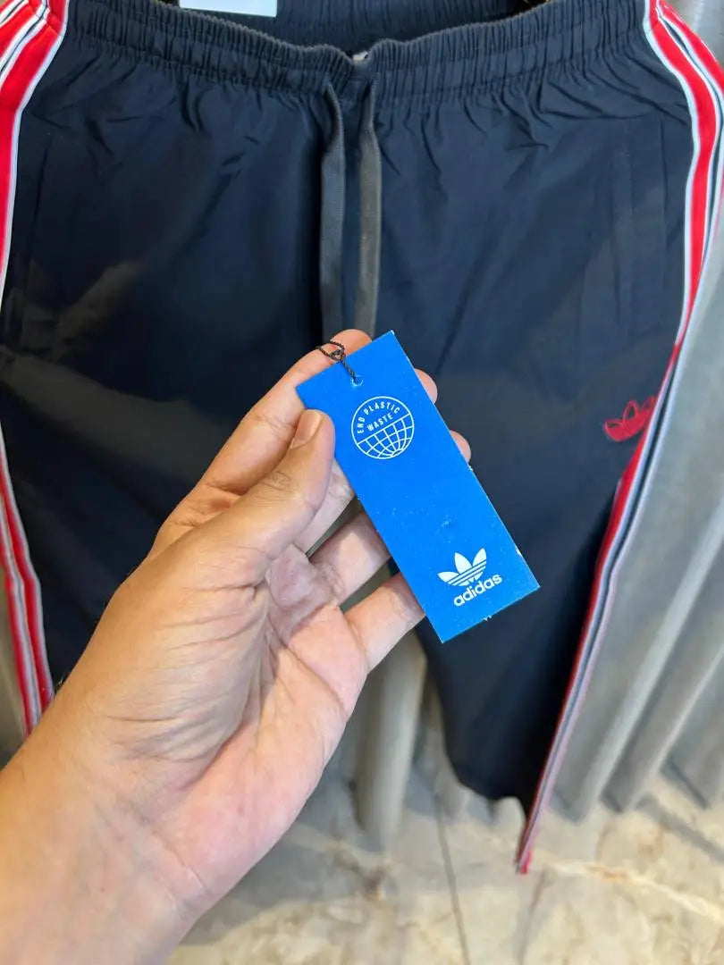 ADIDA_S ORIGINALS BLACK RED 3 STRIPES PREMIUM TRACKPANT