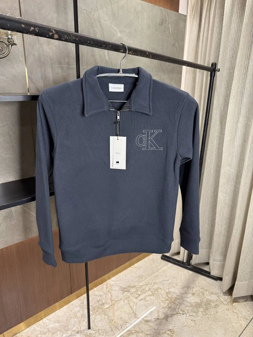 CALVIN KLEI_N BLUE PREMIUM PULLOVER WITH CHAIN