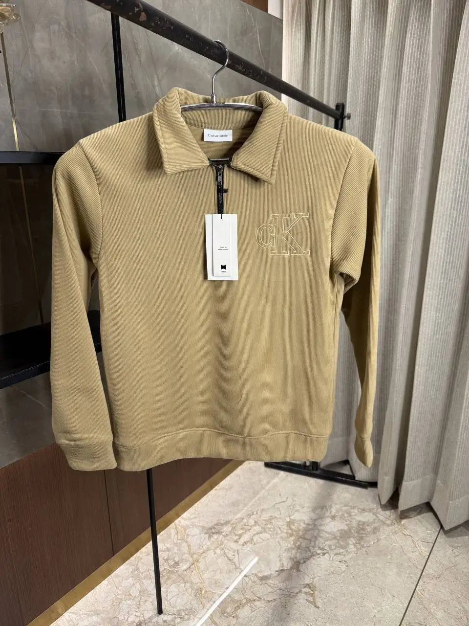 CALVIN KLEI_N MUSTARD PREMIUM PULLOVER WITH CHAIN