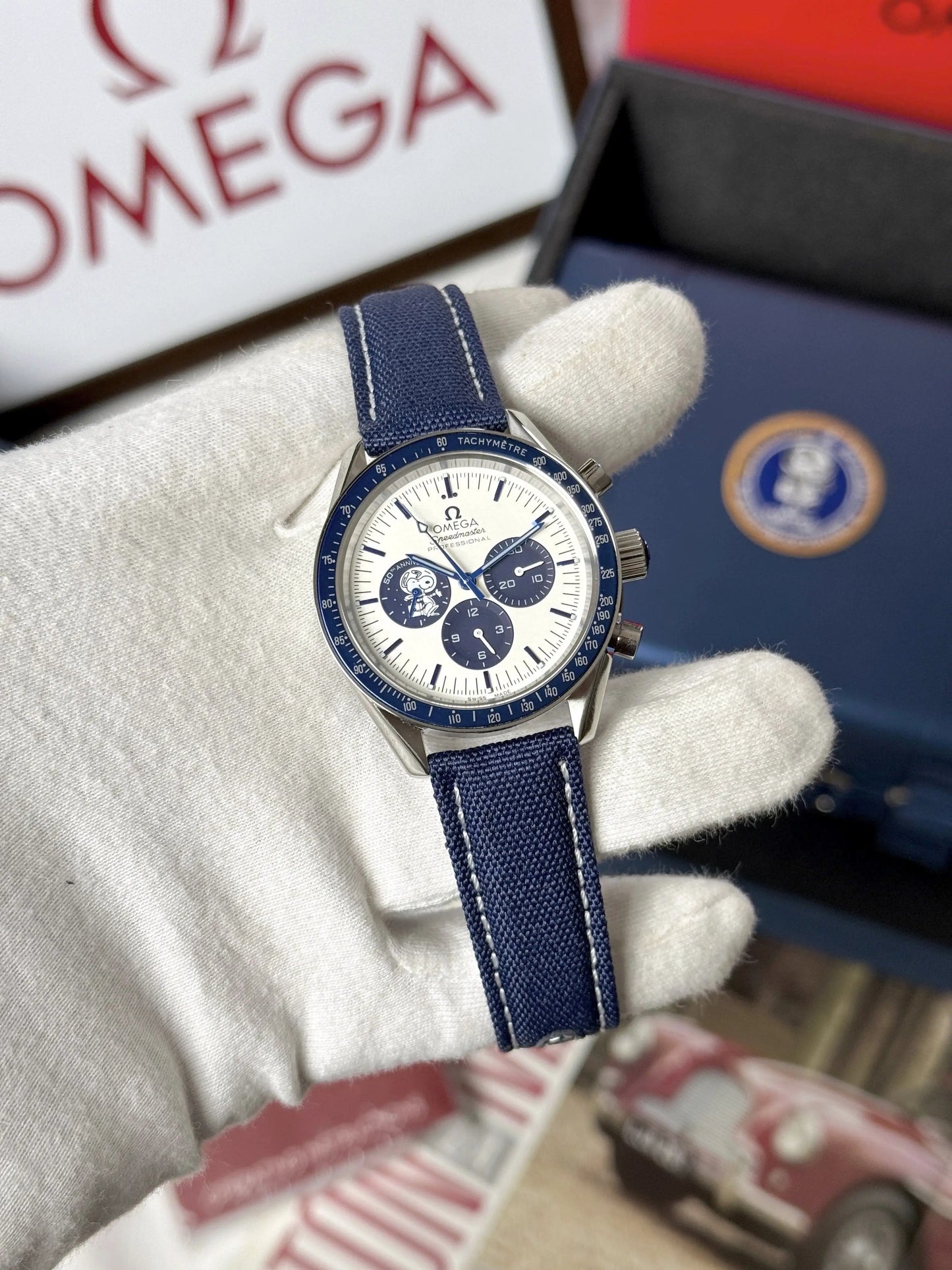 OMEGA Speeedmaster Snoopy 50th Anniversary