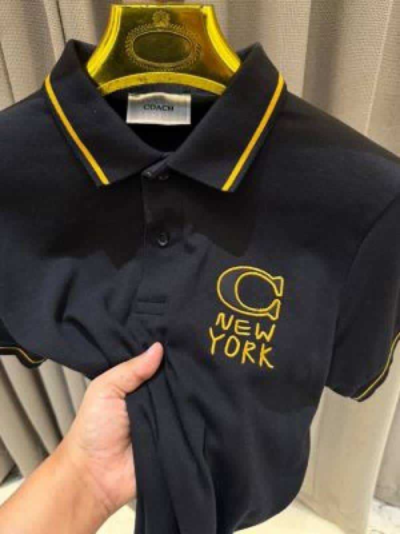Coac_h Chest Logo Polo T-shirt Black Gold