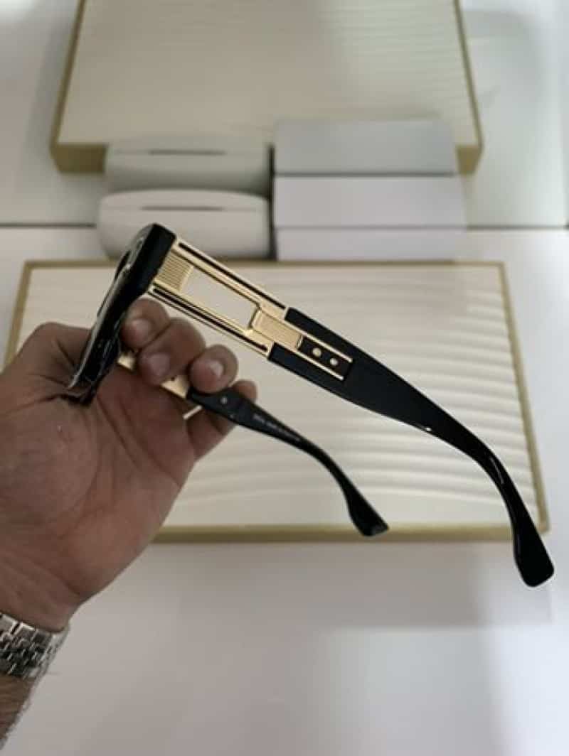 Dita_1001_black_gold