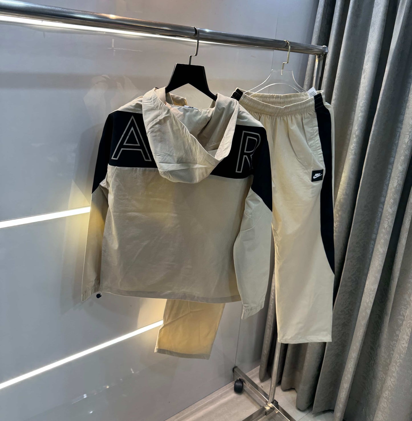 Nik e Cream Back Print Imported Tracksuit
