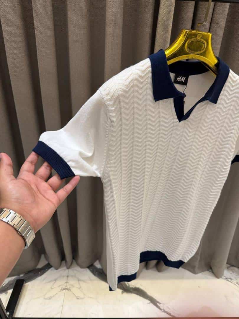 H&_M WHITE KNITTED POLO T SHIRT