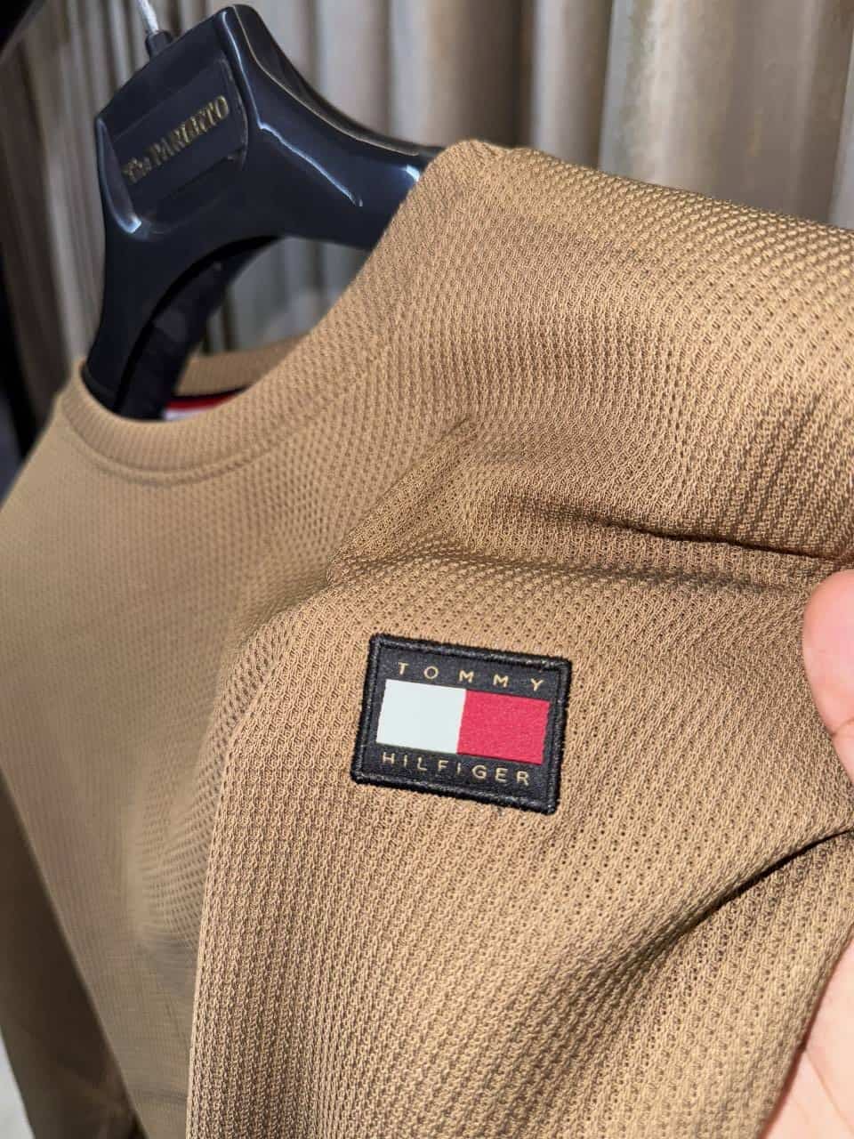TOMMY HILFIGE_R BEIGE COLOUR SWEATSHIRT IN ULTRA PREMIUM QUALITY WITH BRAND PACKING