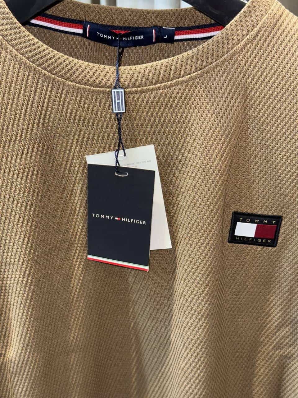 TOMMY HILFIGE_R BEIGE COLOUR SWEATSHIRT IN ULTRA PREMIUM QUALITY WITH BRAND PACKING