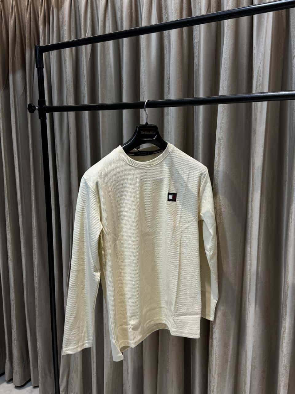 Tommy hilfige_r CREAM SWEATSHIRT WITH ULTRA PREMIUM QUALITY WITH BRAND PACKING