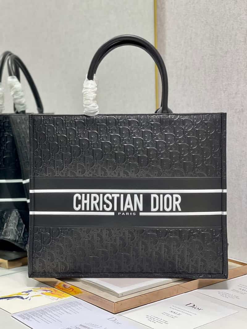 Christian Dio_r Tote Bag with pouch 554