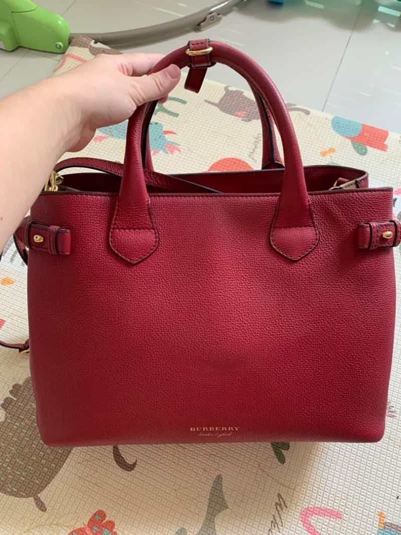 BURBERR_Y Banner Premium Shoulder Bag 661