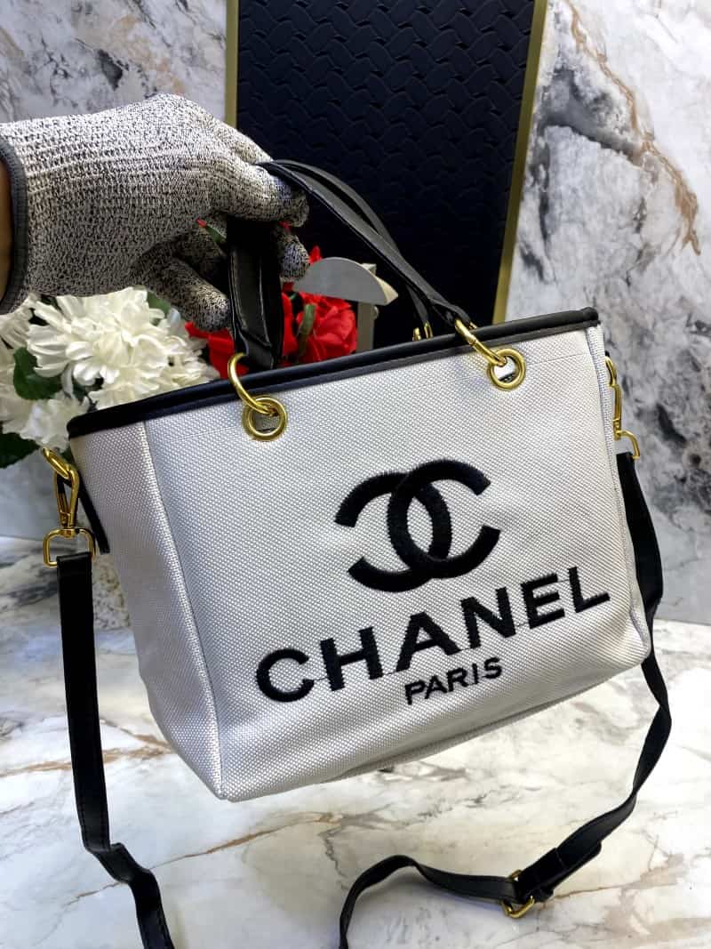 CHANEL_Small_Size_Tote_Bag_718