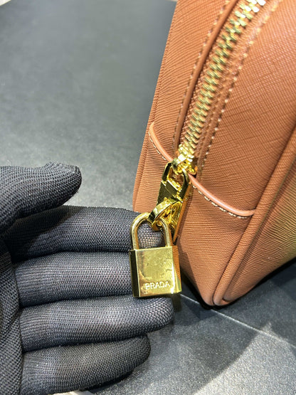 PRADA_Saffiano_Signature_Hand_Bag_888