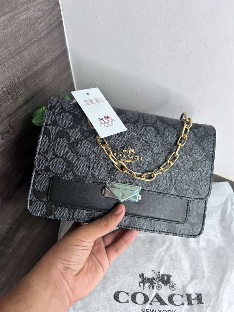 COACH_Sling_Bag_1010