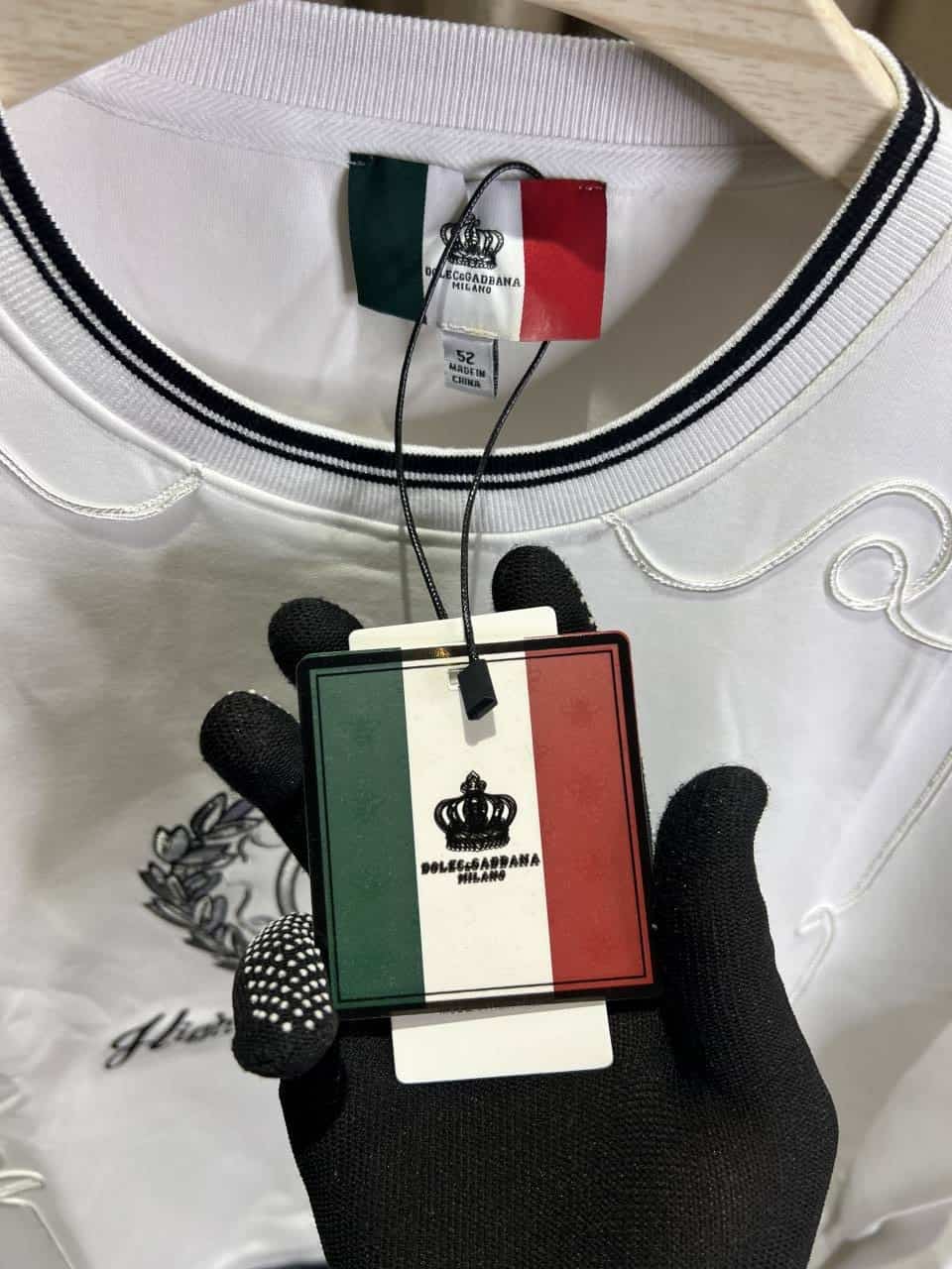 DOLICE GABBAN_A PREMIUM FULL SLEEVES IMPORTED SWEATSHIRT AVAILABLE