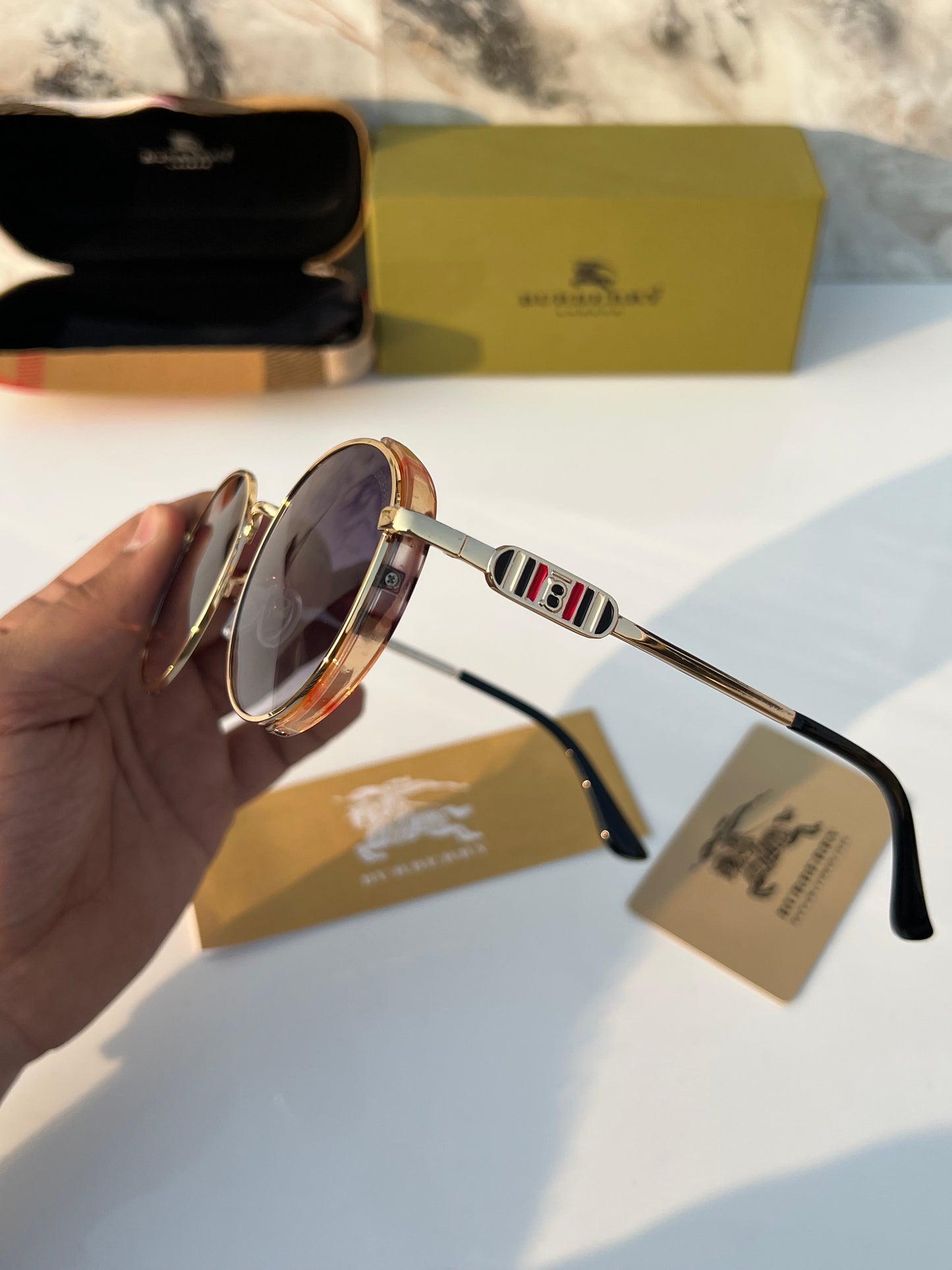 burB...erRY_2501_gold_black