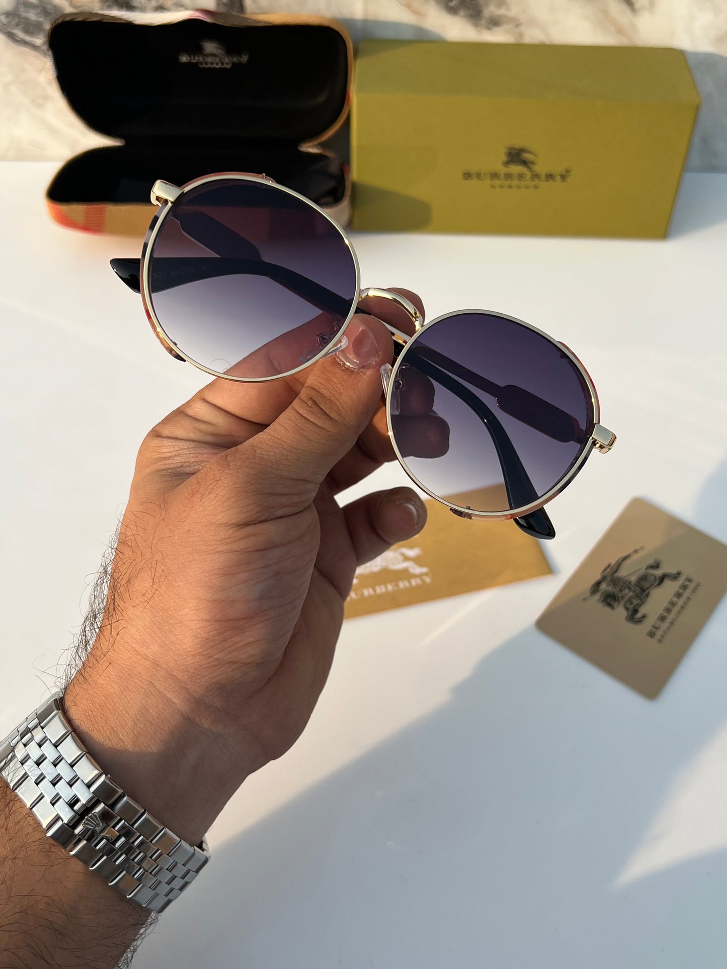 burB...erRY_2501_gold_black