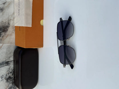 Louis_vuitton_2593_green_shaded