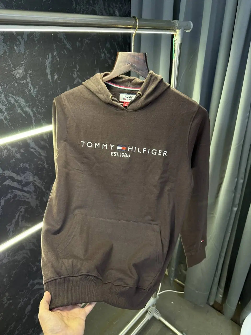 Tommy_Hilfiger Store Article Hoodie (Brown)
