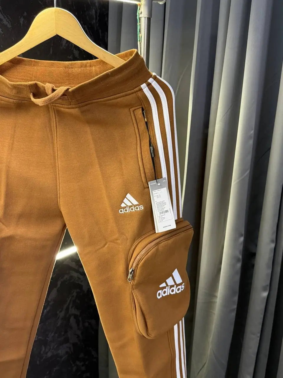 Adida s Winter Straight Fit Trackpant (Brown)