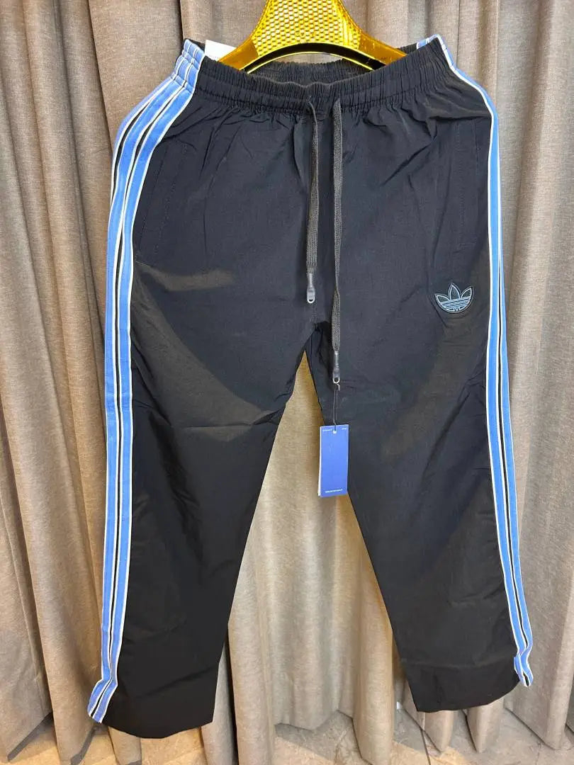 ADIDA_S ORIGINALS BLACK BLUE 3 STRIPES PREMIUM TRACKPANT
