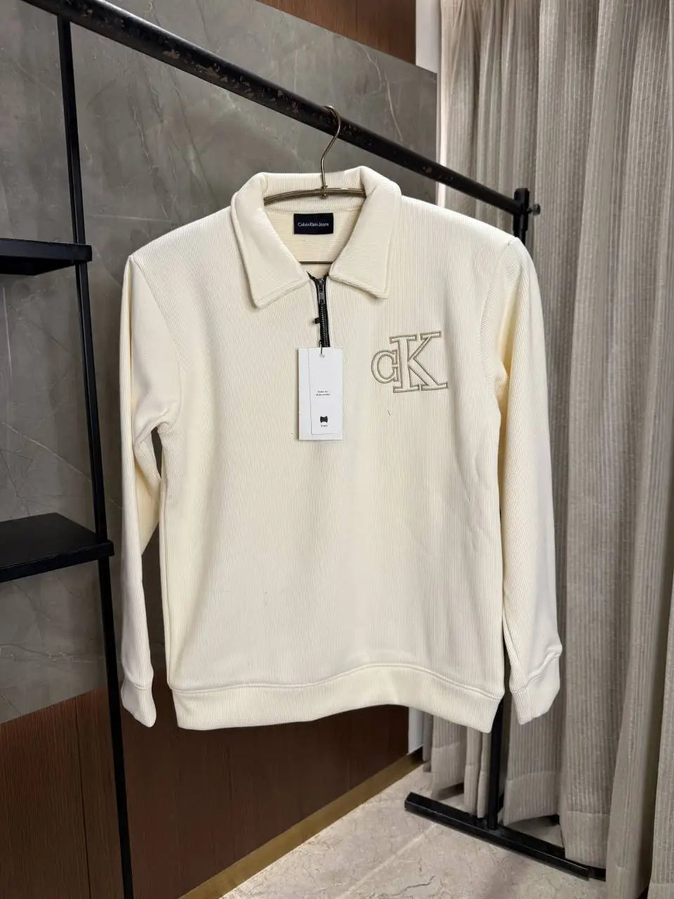 CALVIN KLEI_N CREME PREMIUM PULLOVER WITH CHAIN