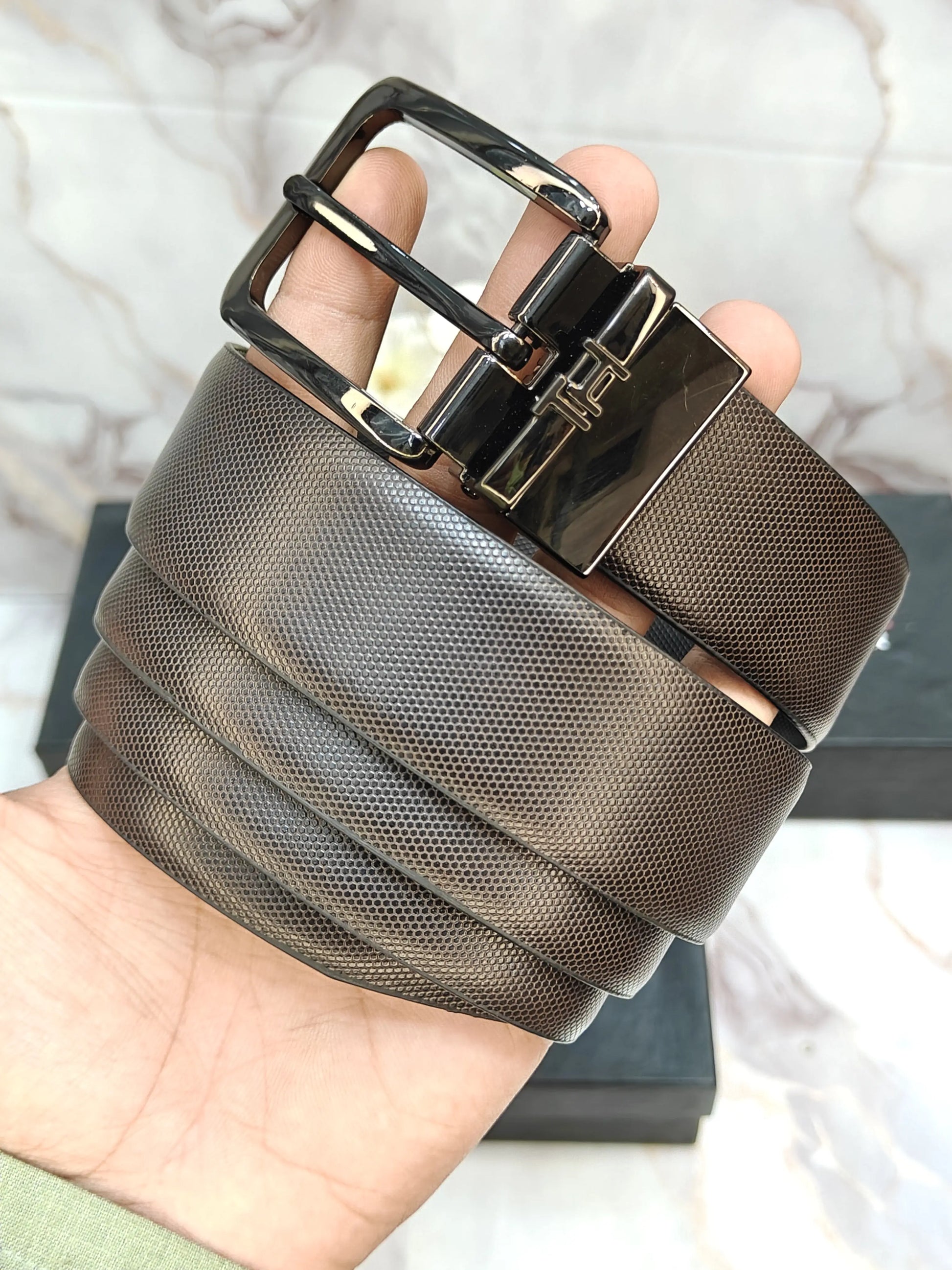 TOMMY HILFIGER PREMIUM QUALITY REVERSEABLE BELT WITH OG BOX TM-907
