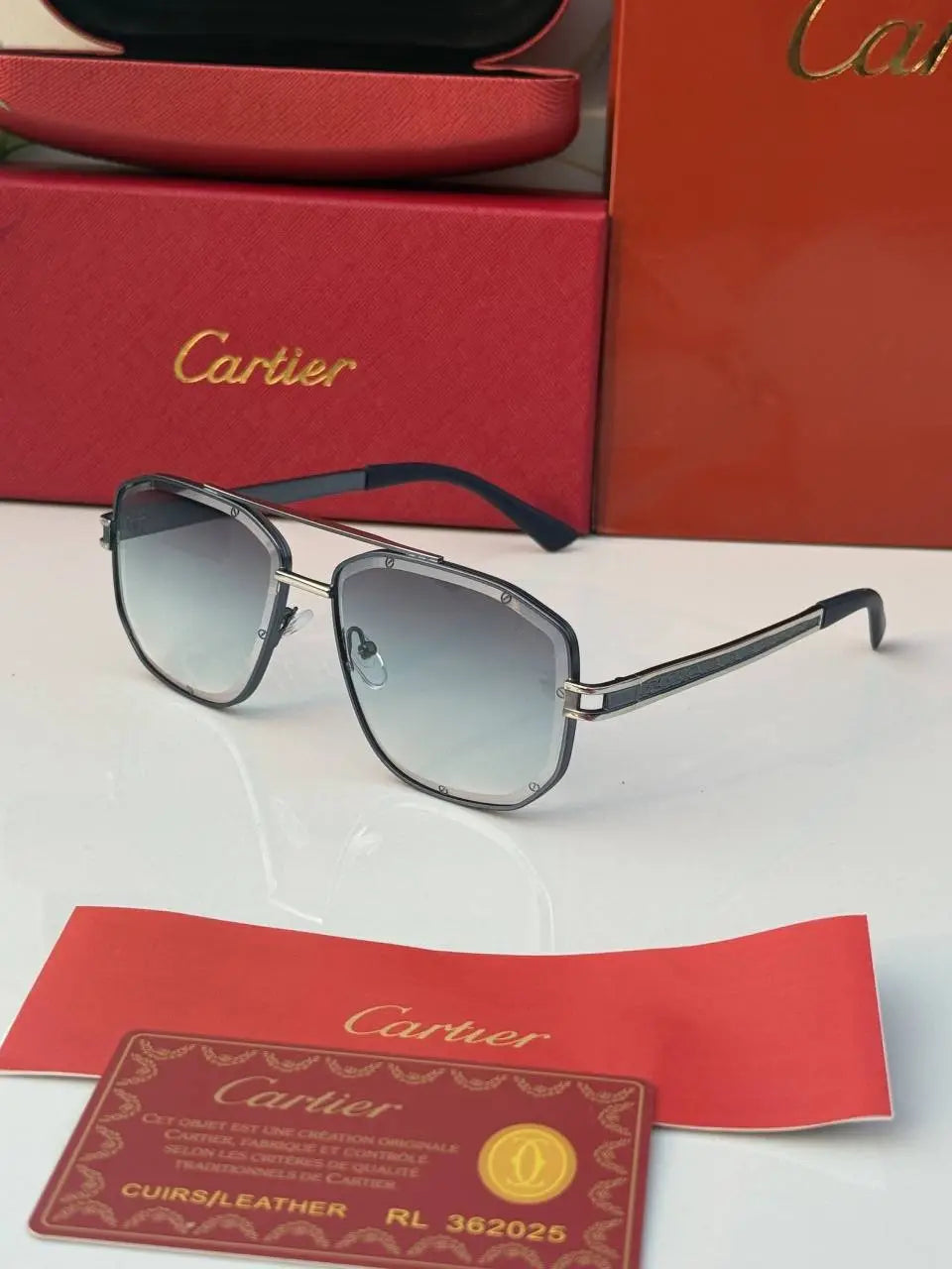 Cartier_2617_Sea_Blue