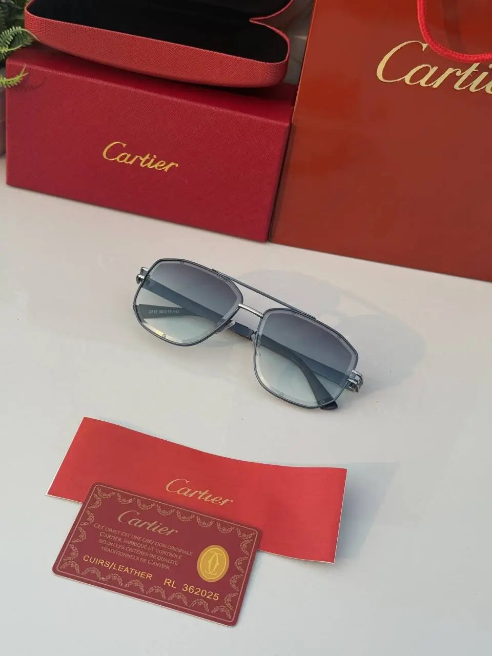 Cartier_2617_Sea_Blue