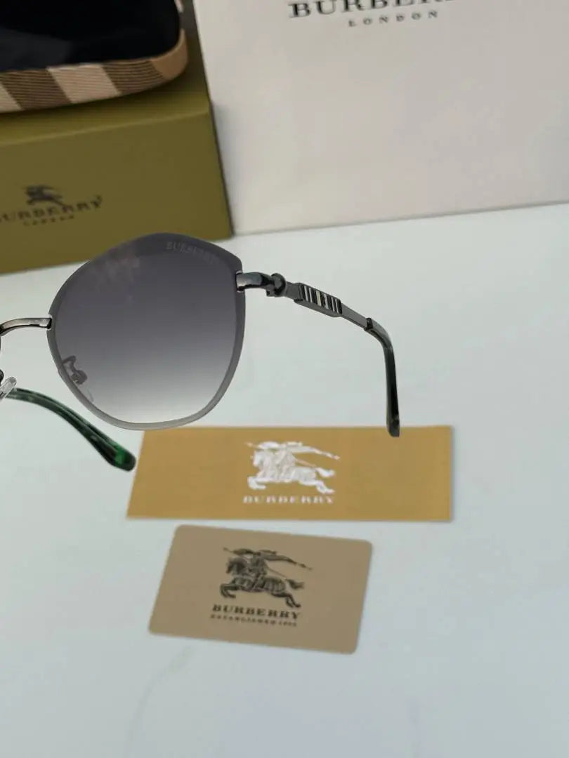 Burberry_2622_Z_Black