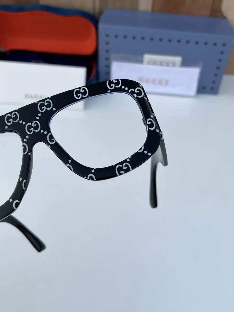 Gucci_6009_black_plano