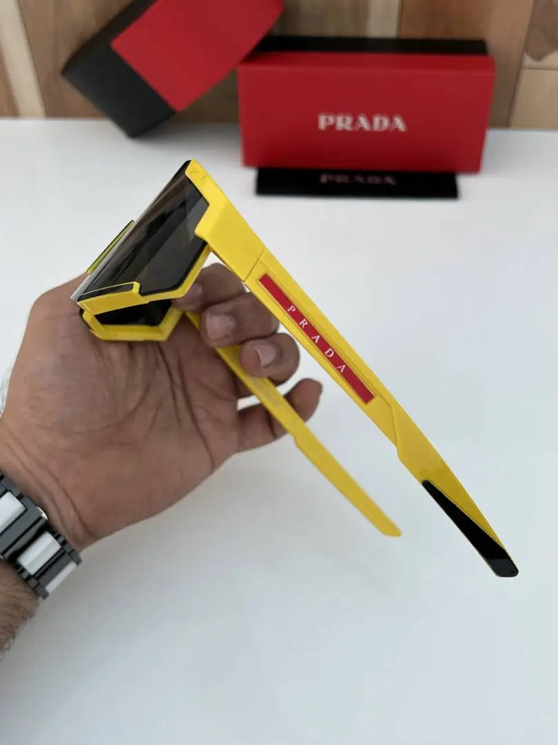 Prada_23053_yellow_black