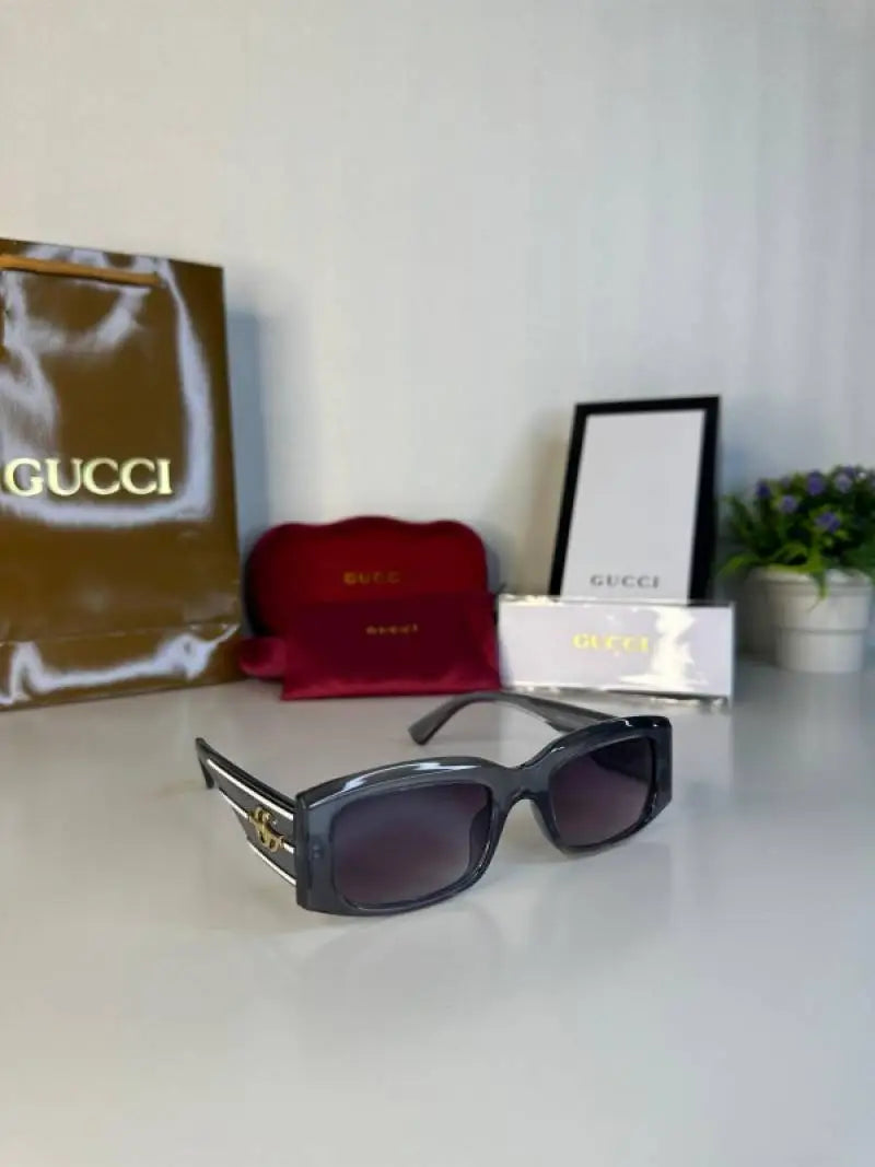 Gucci_5800_Grey