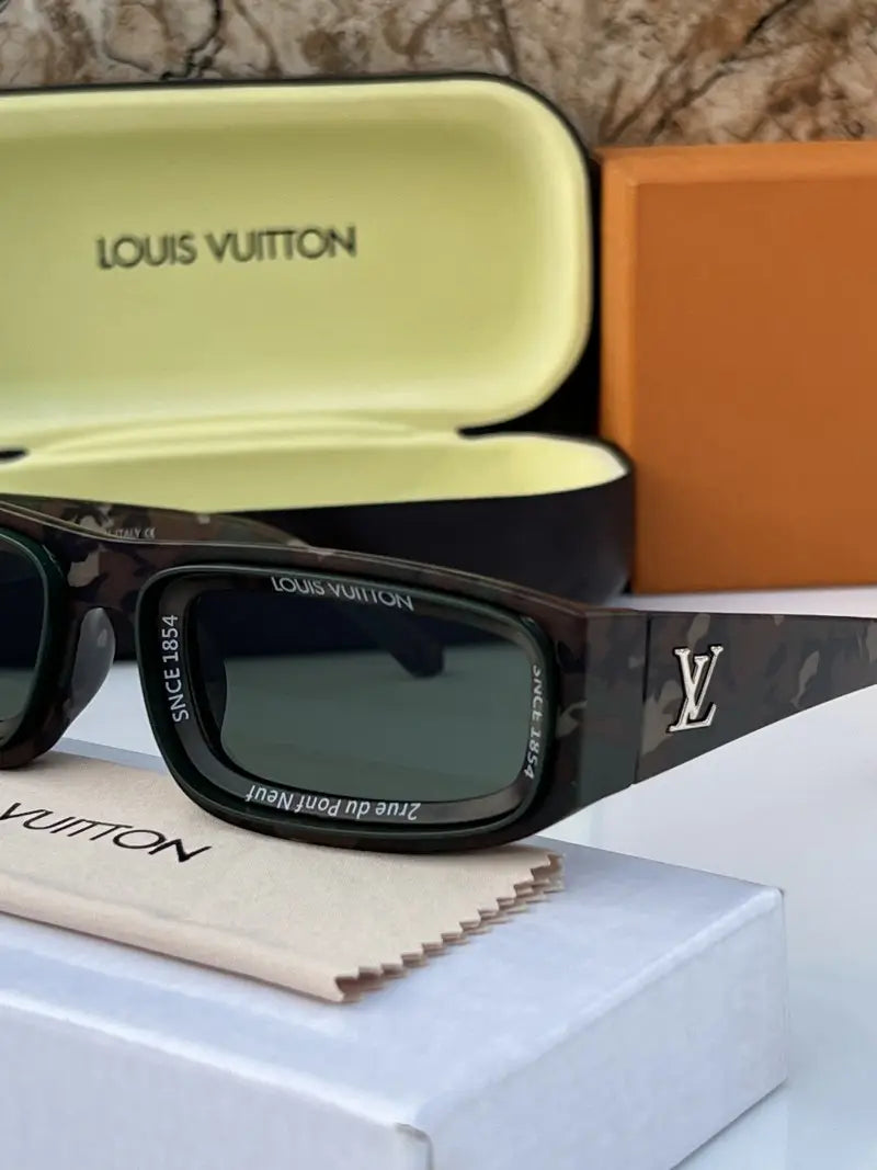 Louis_vuitton_6190_military