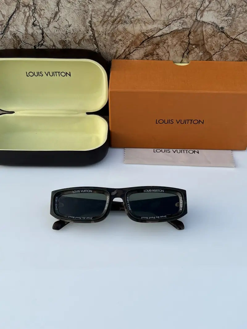 Louis_vuitton_6190_military