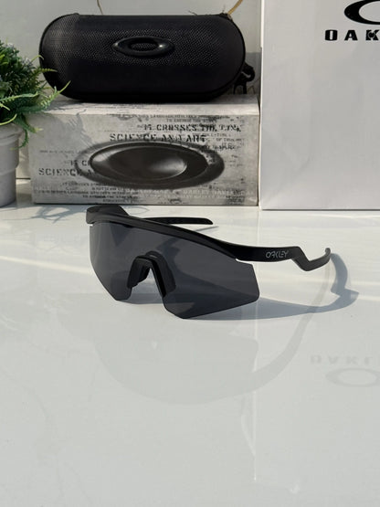 Oak-ley_9229_Black