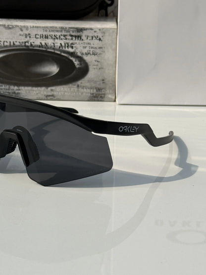 Oak-ley_9229_Black