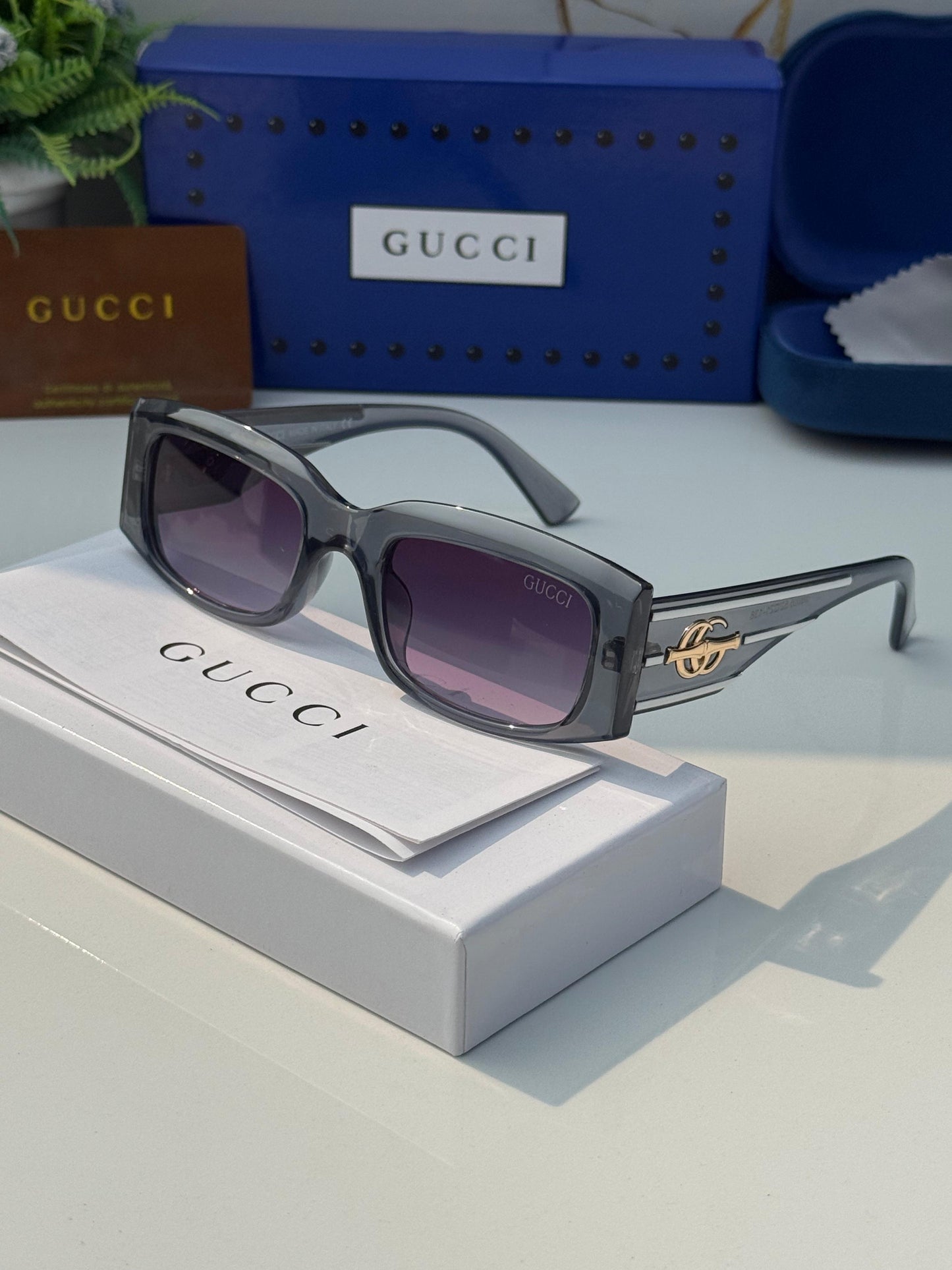 Gucci_5800_Grey