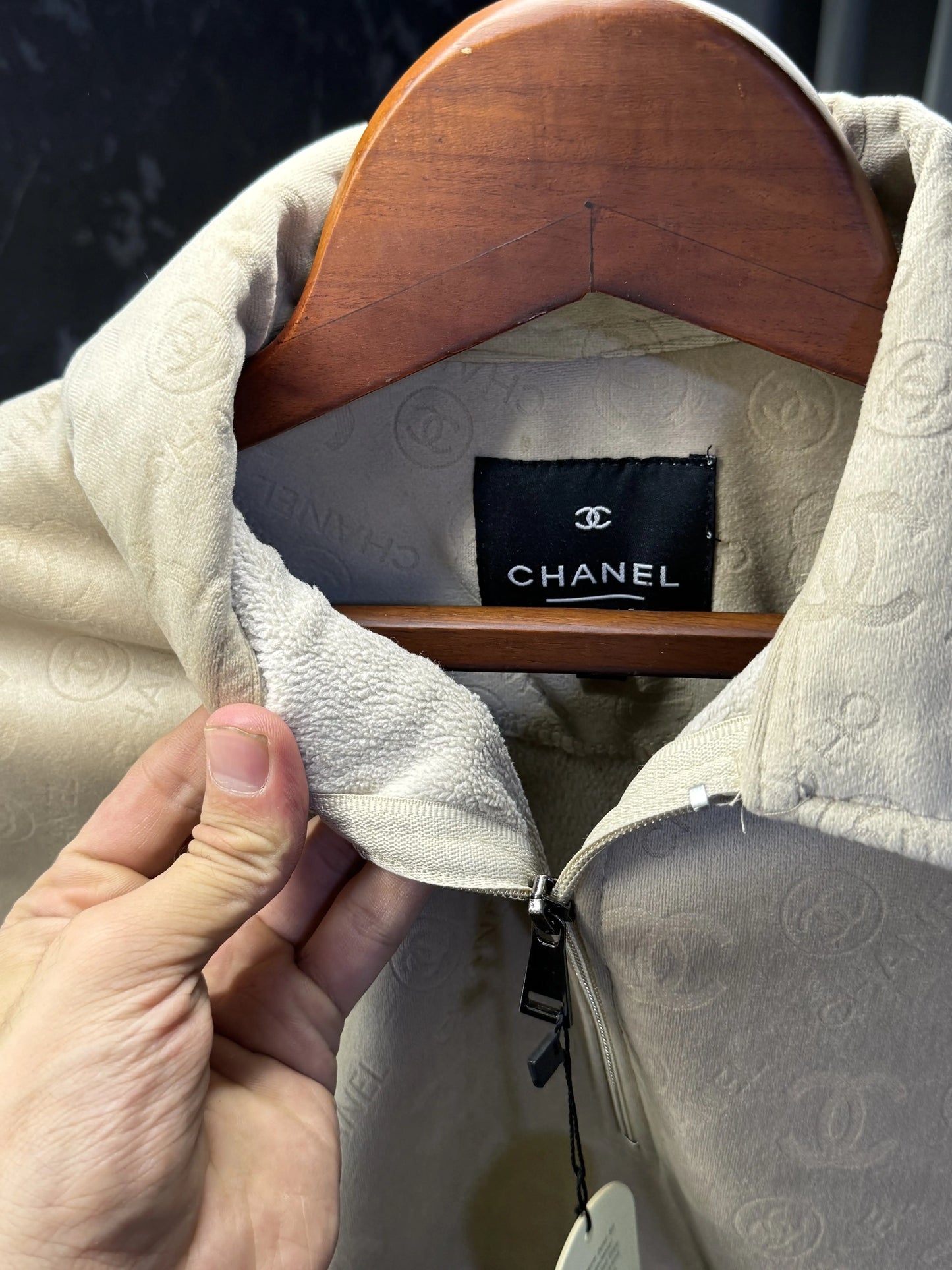 Chane l Paris Imported Sweatshirt (cream)