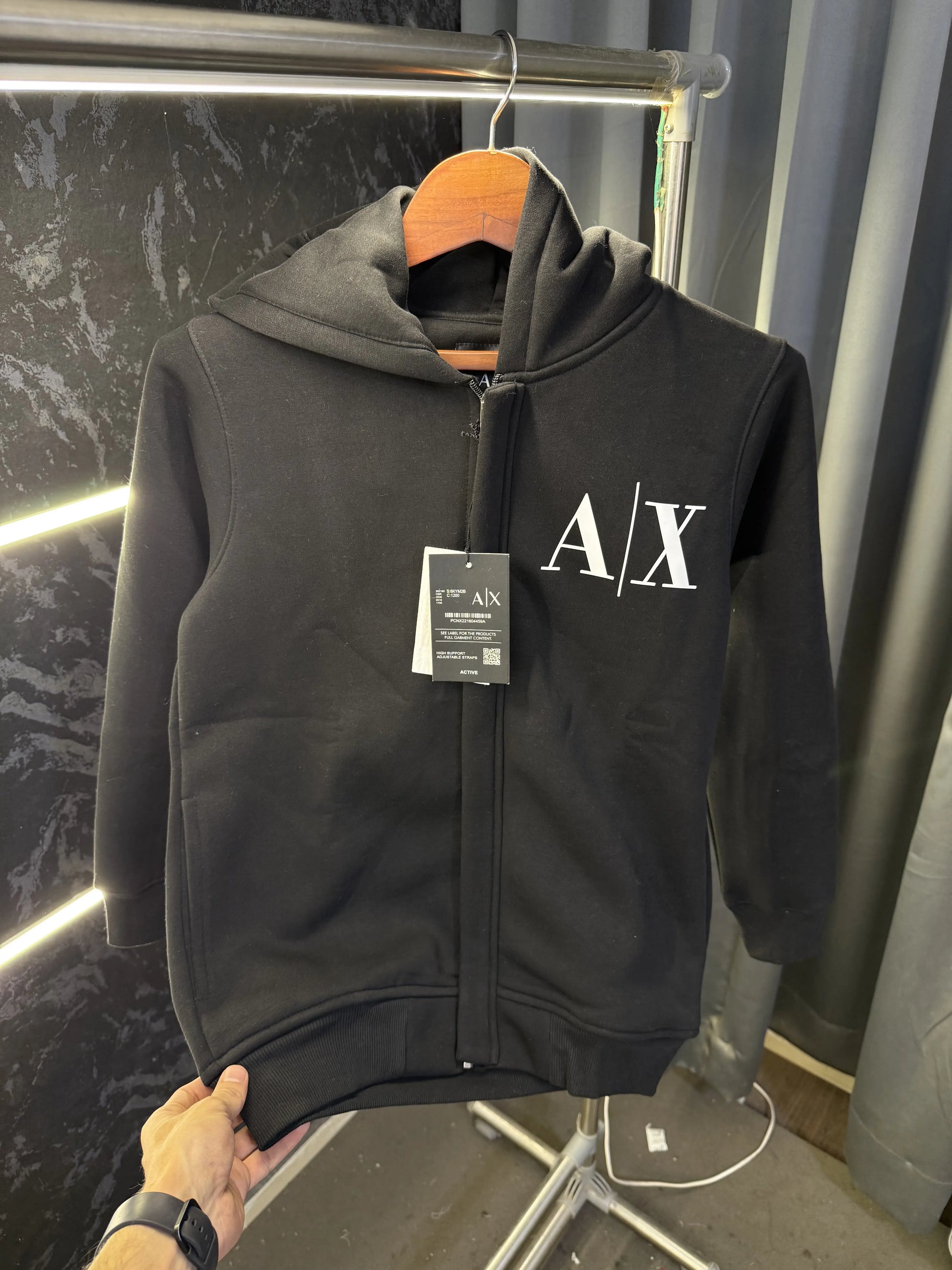 Arman i Exchang e Zipper Pull Over Hoodie (Black)