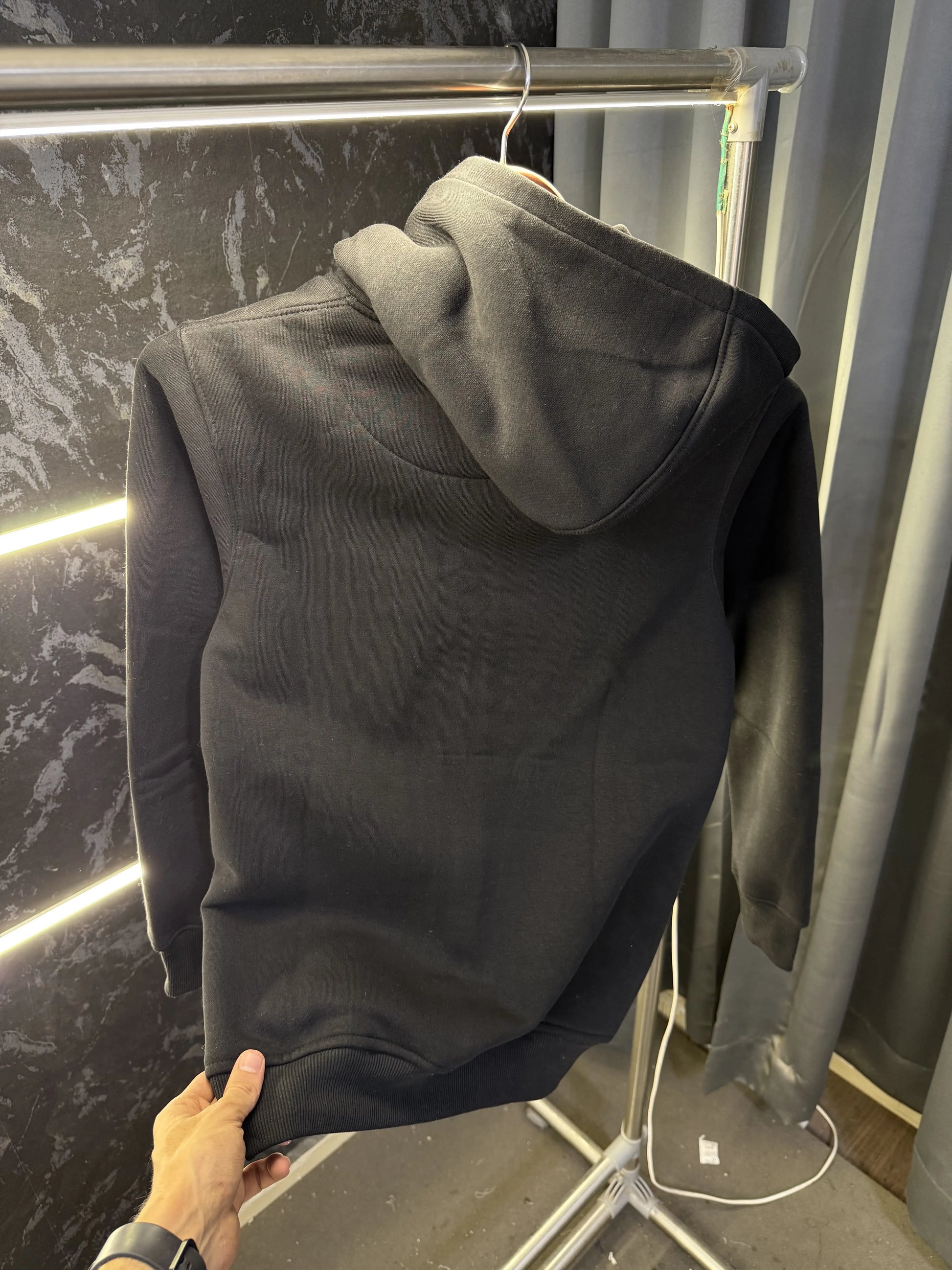 Arman i Exchang e Zipper Pull Over Hoodie (Black)