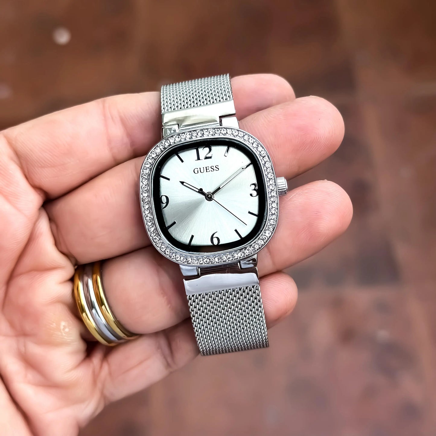 GUESS_LADIES_SILVER_WHITE