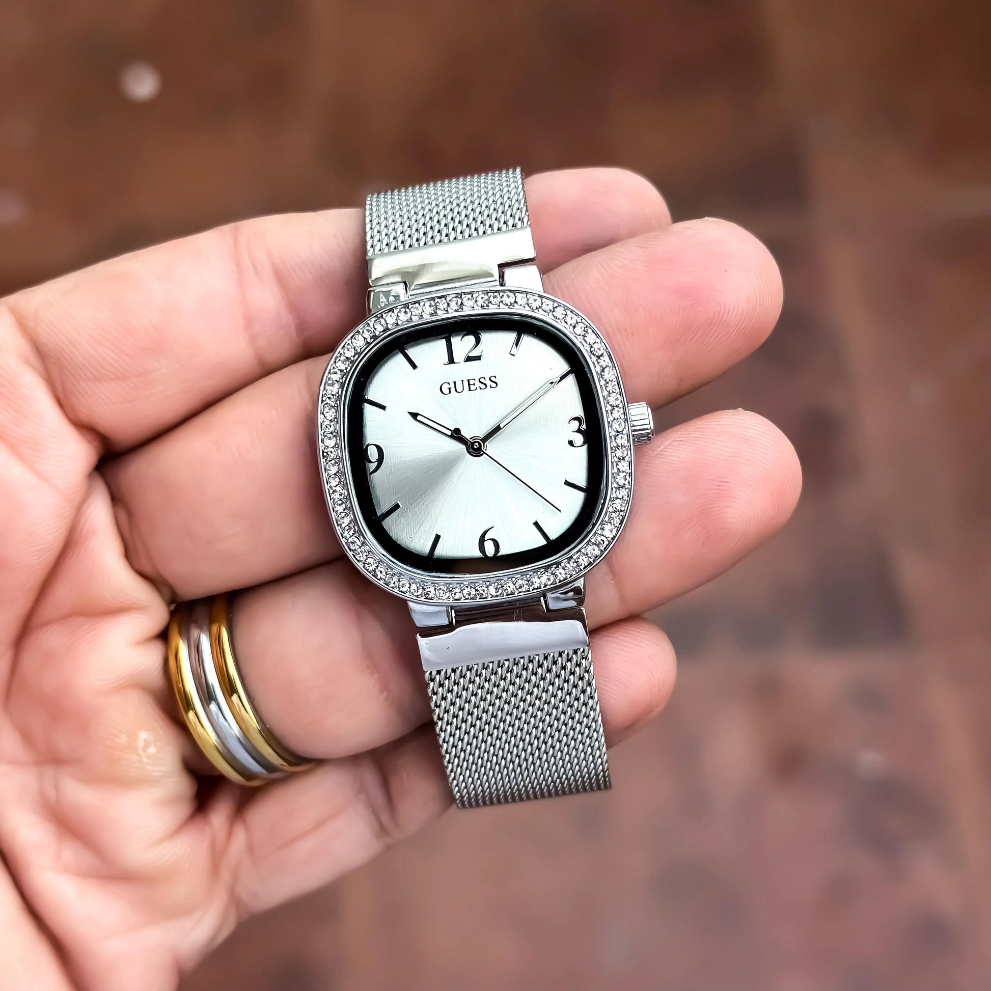 GUESS_LADIES_SILVER_WHITE