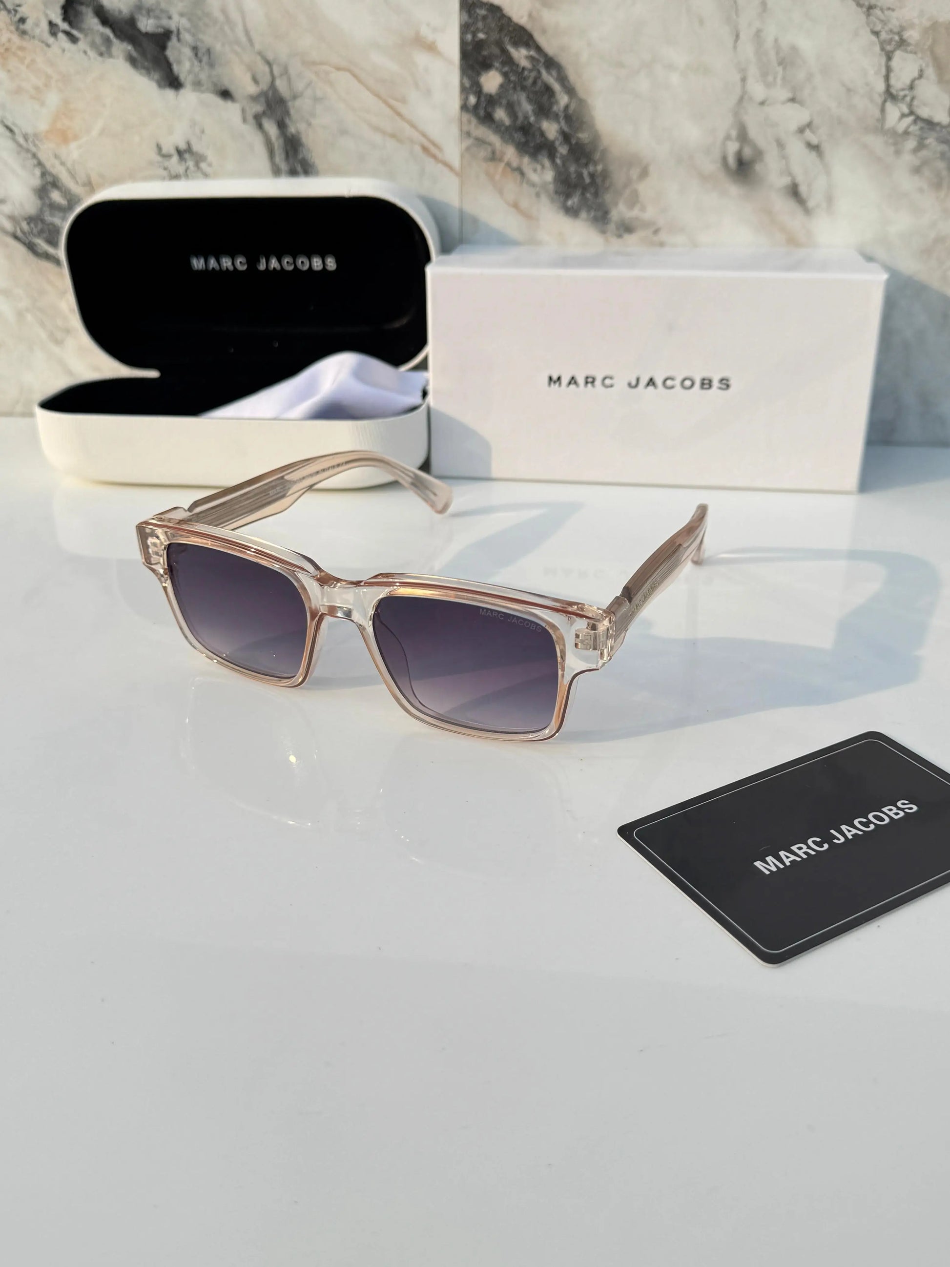 Marc_jacobs_1117_peach_black