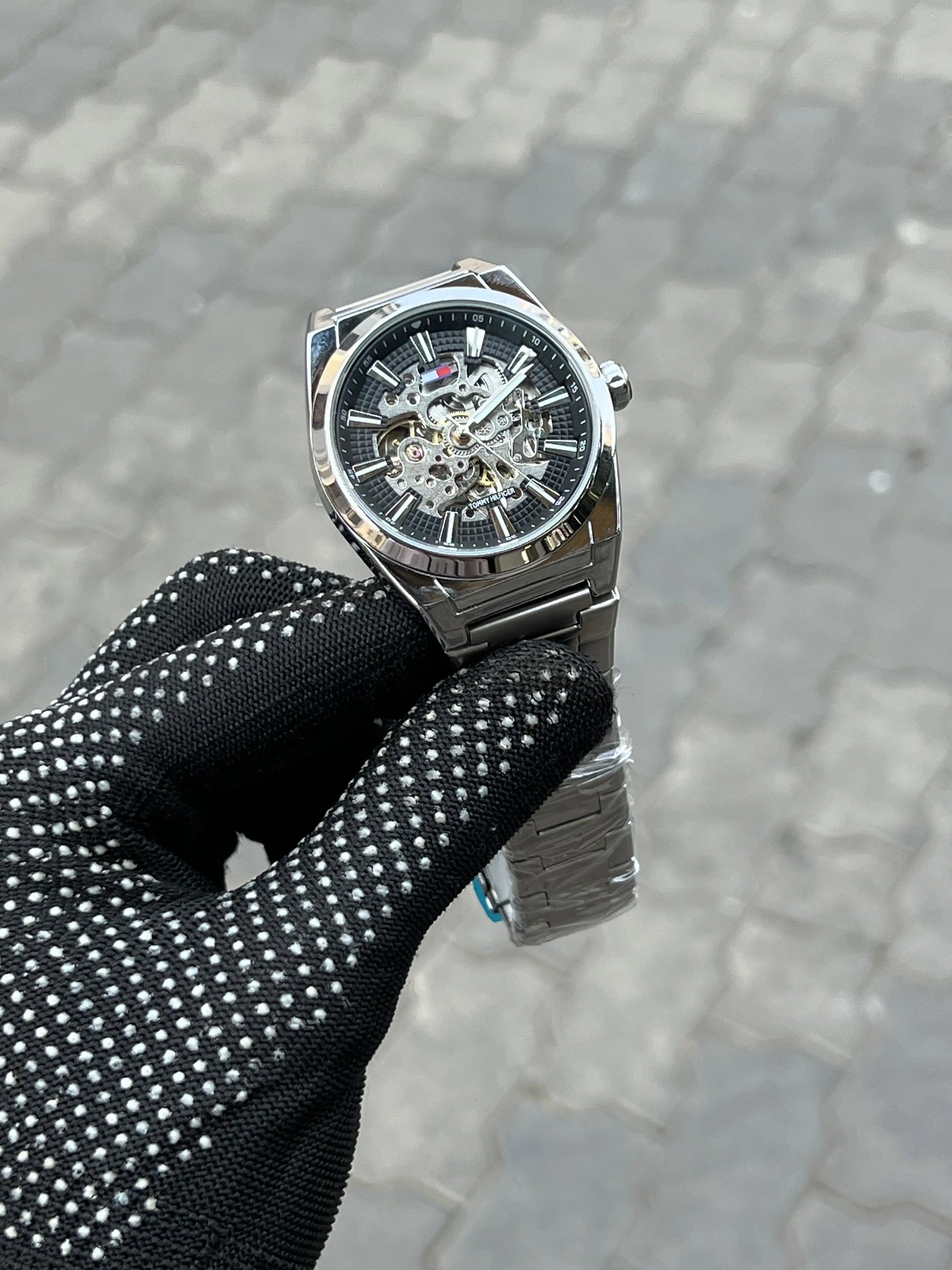 Tomm_y Hilfiger Chain Silver Black