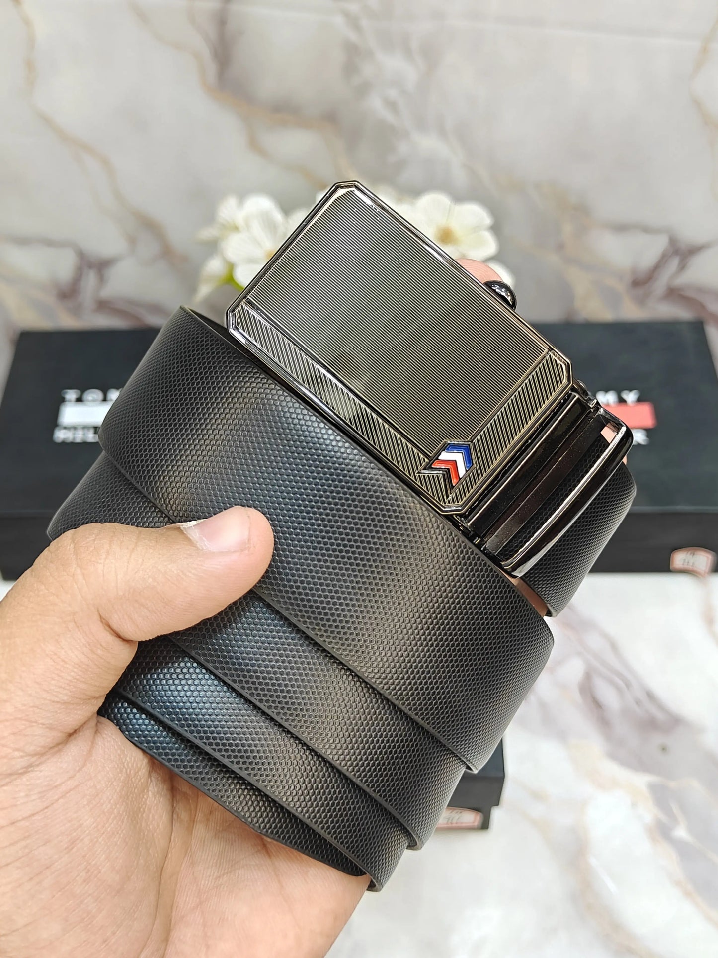 TOMMY PREMIUM QUALITY AUTOLOCK REVESABLE BELT WITH OG BOX