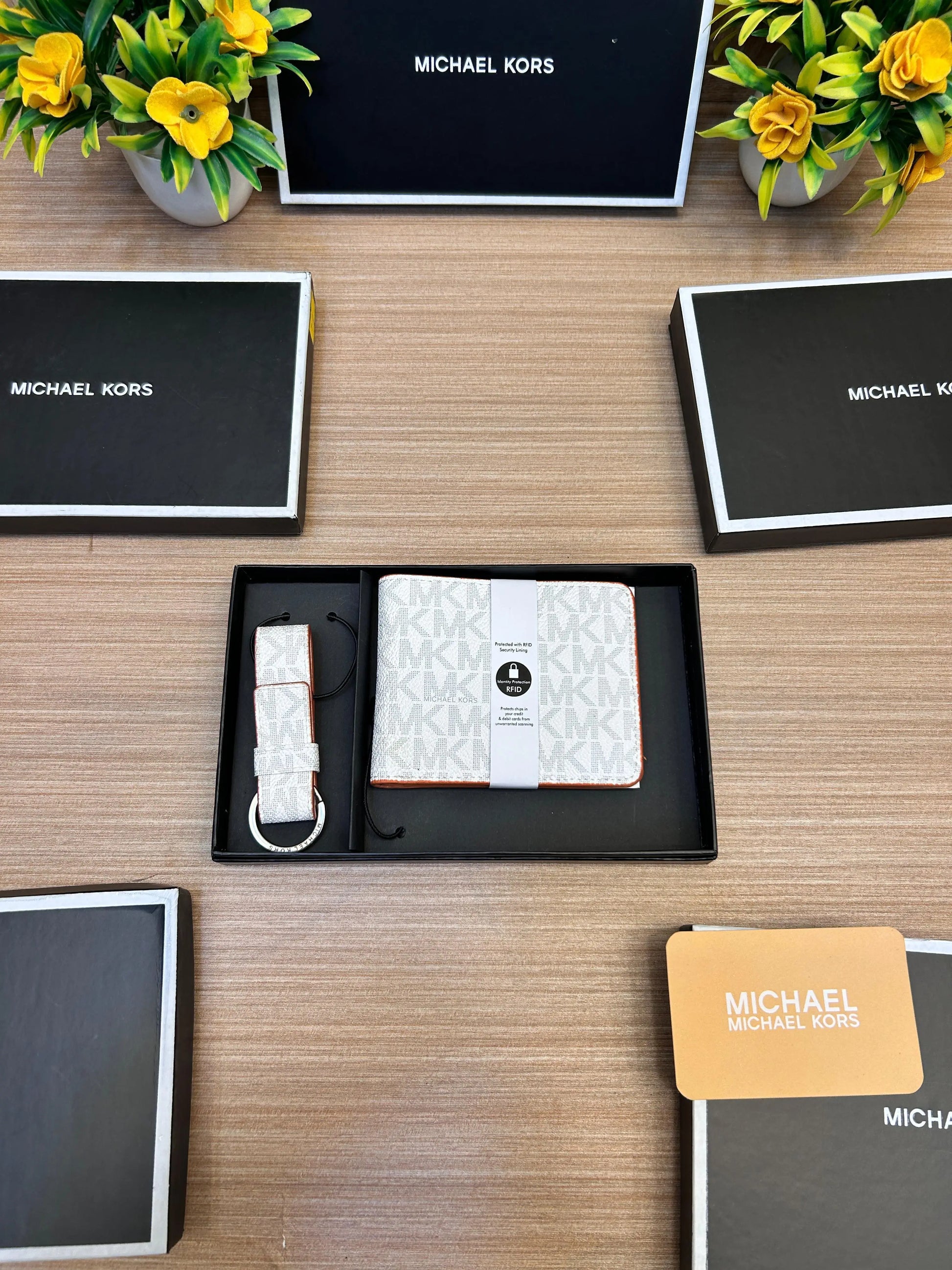 MICHAEL_KORS_keychain_Wallet_V877