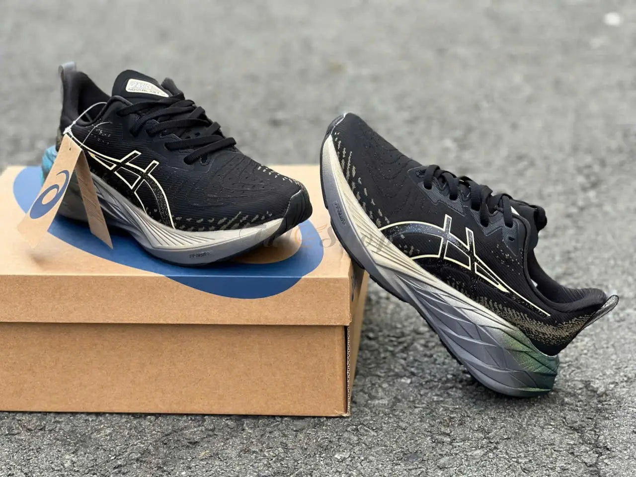 Asics Novablast 4 Platinum Black Champagne Mens Shoes